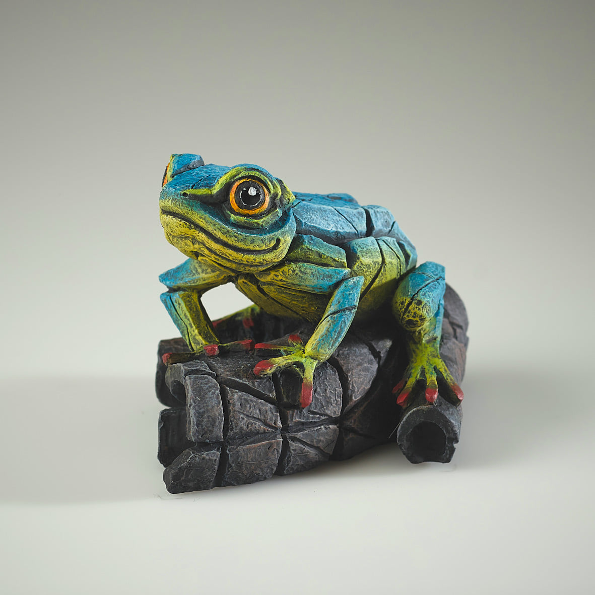 Edge Sculpture African Tree Frog Blue/Yellow by Matt Buckley