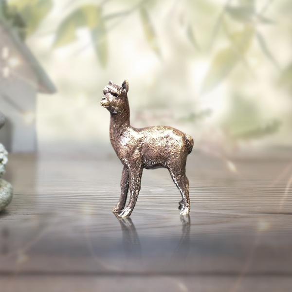 Butler & Peach Miniatures - Bronze Alpaca