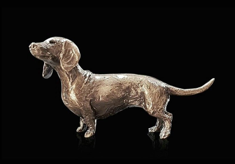 Butler & Peach Miniatures -Dachshund