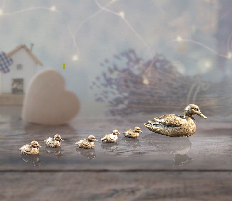 Butler & Peach Miniatures - Bronze Duck and Ducklings
