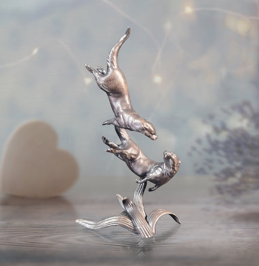 Butler & Peach Miniatures - Bronze Otter Pair