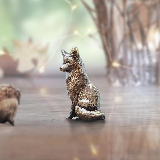 Butler & Peach Miniatures - Bronze Fox Sitting